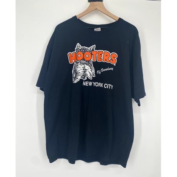 Hooters Other - Hooters Off Broadway New York City Owl Black Short Sleeve Gildan T Shirt Men 2XL